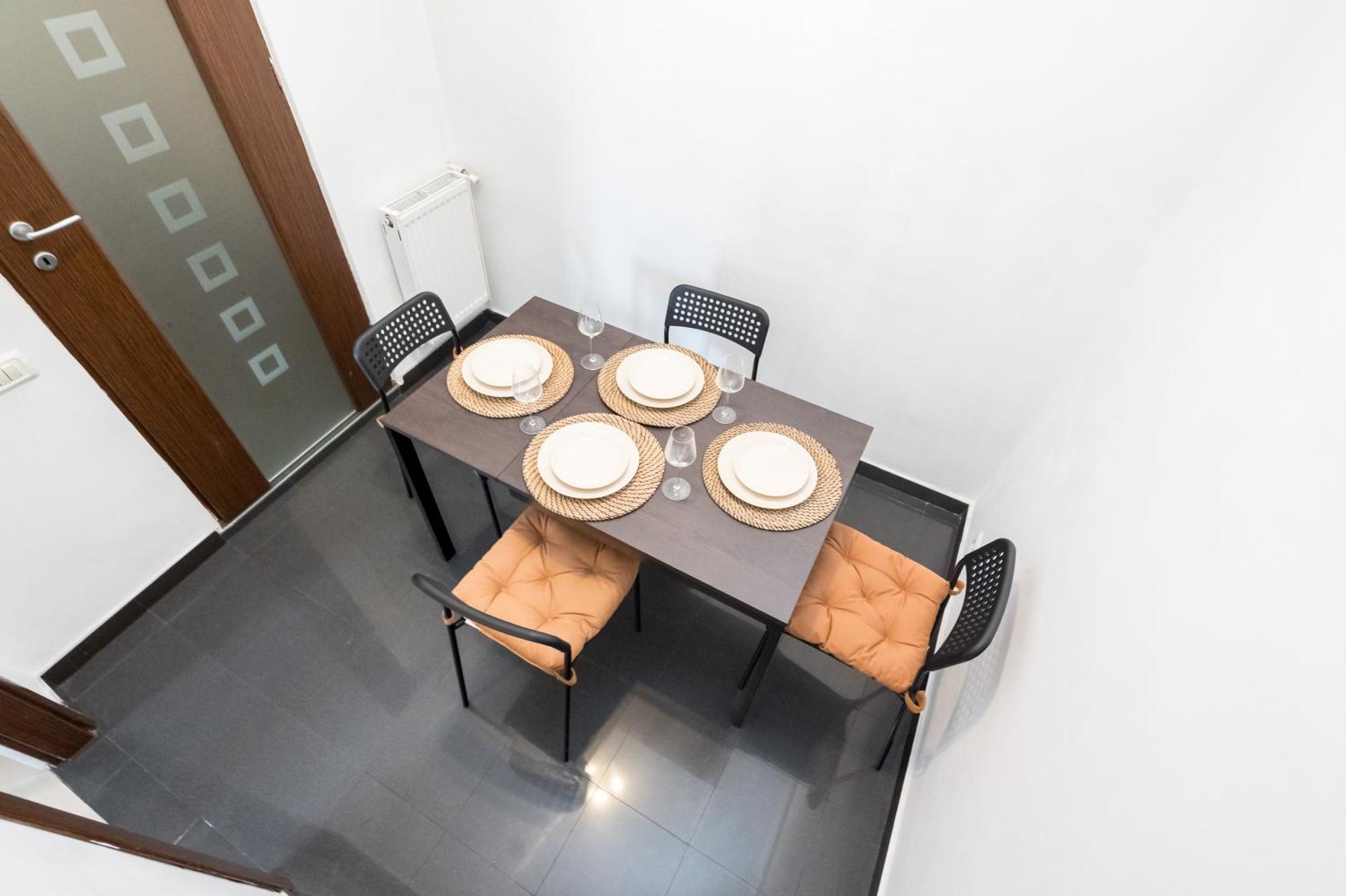 Modern & Spacious Apartment - Prime Location Near Bucharest'S Old Town エクステリア 写真